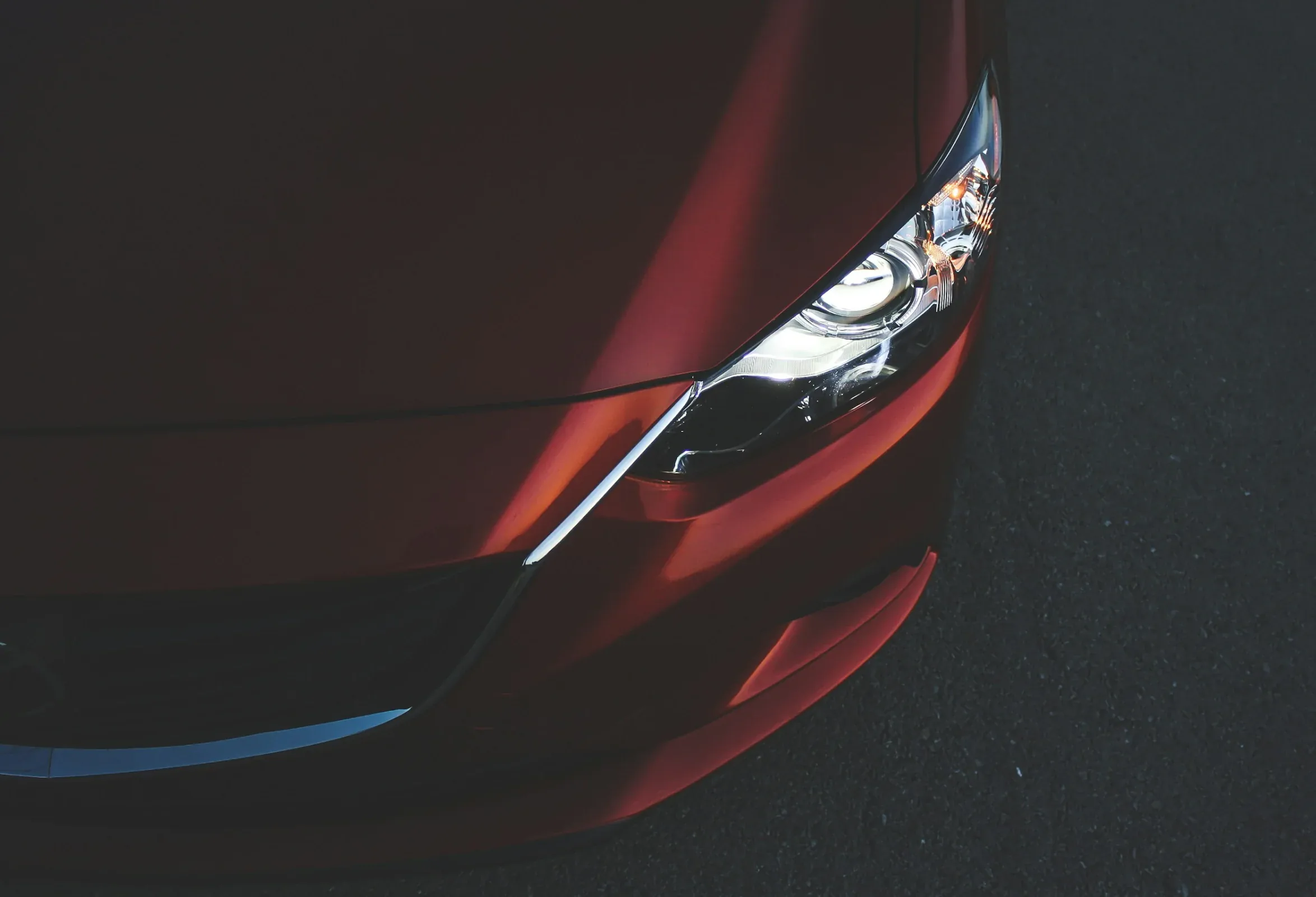 Червена Mazda за внос